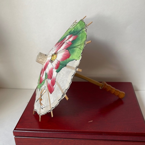 Handpainted Asian parasol umbrella for doll or decor - Picture 1 of 8